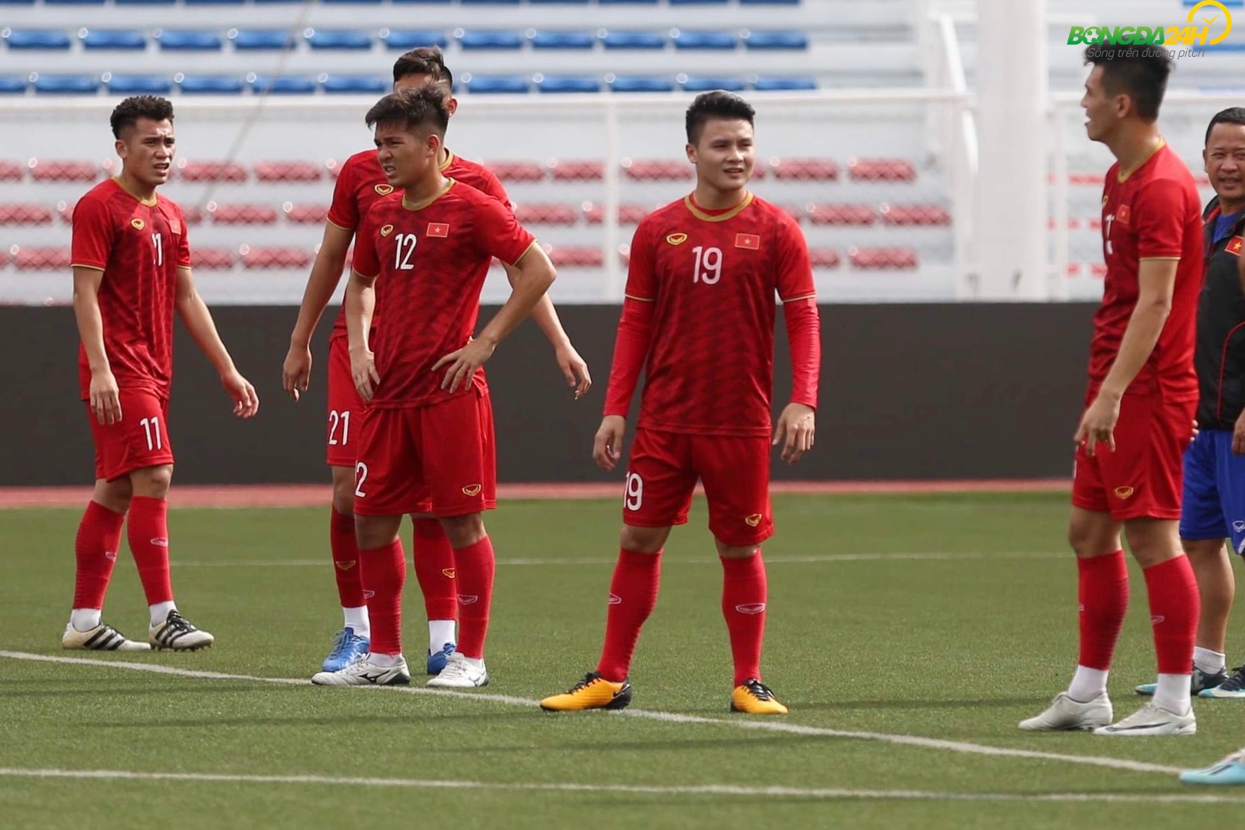 ẢNH Không thi đấu trước Brunei, Quang Hải, Hùng Dũng tung hoành trên sân tập hình ảnh gốc 2