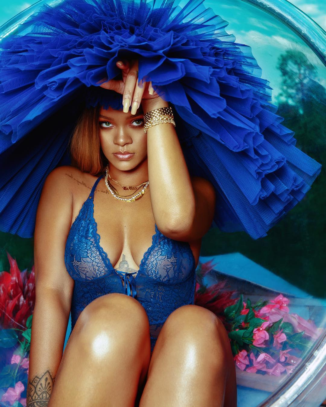 hình ảnh nóng bỏng của nữ ca sĩ đình đám Rihanna ảnh 2