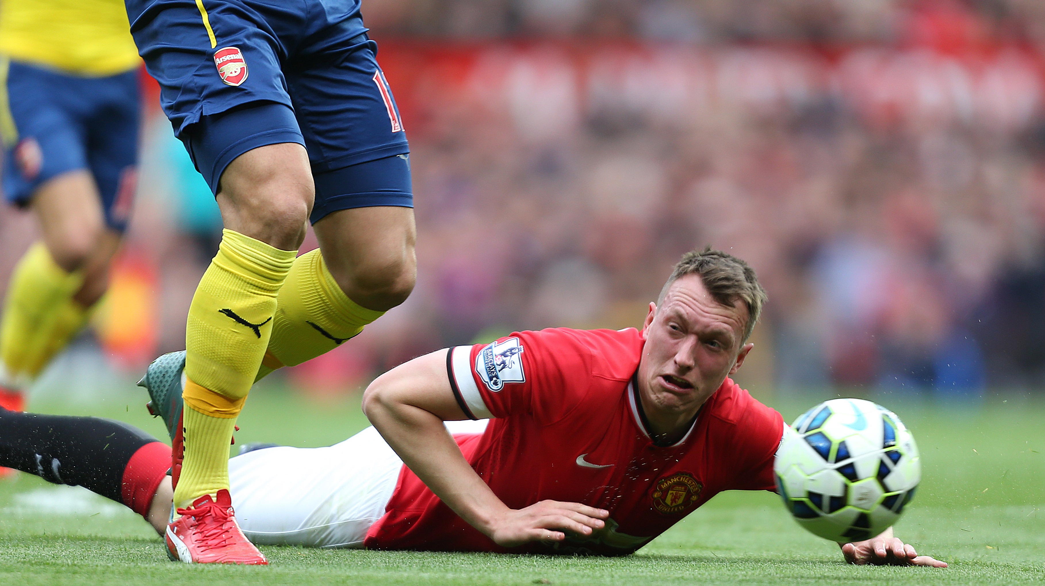 Phil Jones Gã vụng về đáng thương hình ảnh