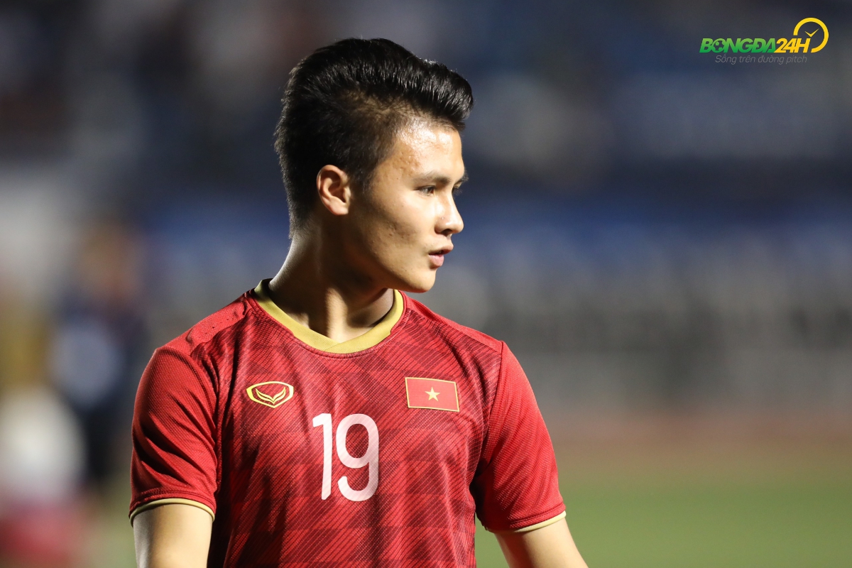 Quang Hải khởi động trước trận U22 Việt Nam vs U22 Indonesia chung kết SEA Games 30