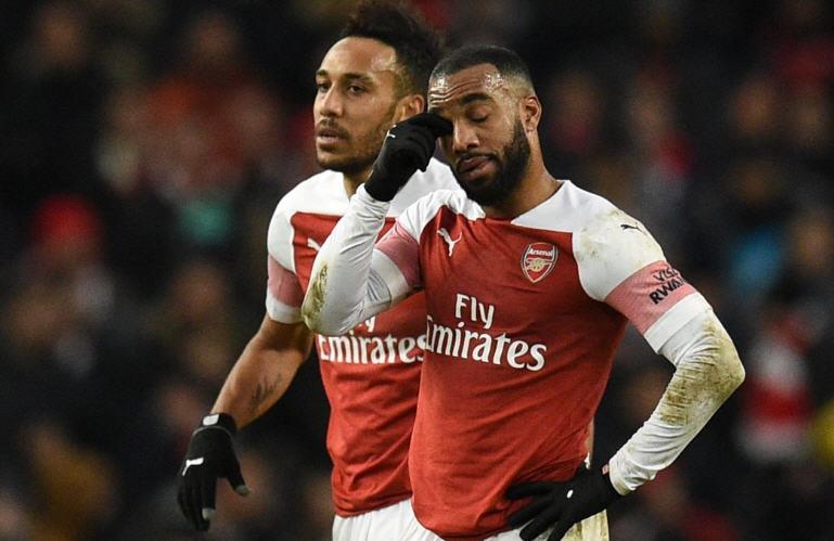 Arsenal tiếp tục bất ổn Cho hỏi đường ở nơi nào hình ảnh 2 Arsenal tiếp tục bất ổn Cho hỏi đường ở nơi nào hình ảnh 2