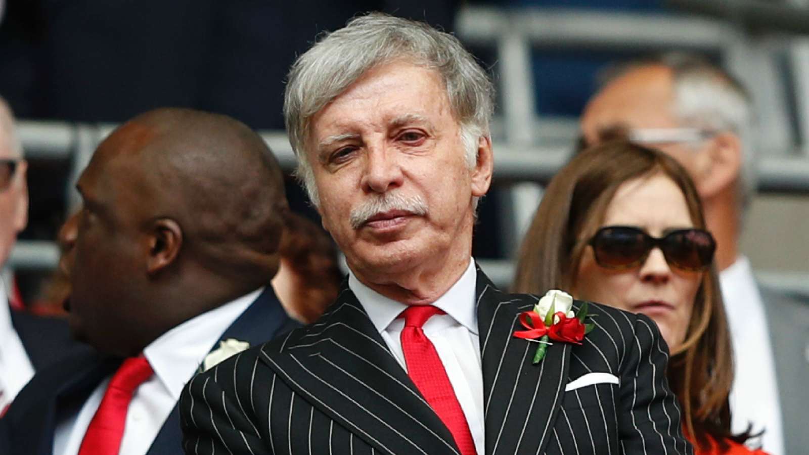 Những ông chủ thường làm gì khi quyết định mua 1 CLB 2