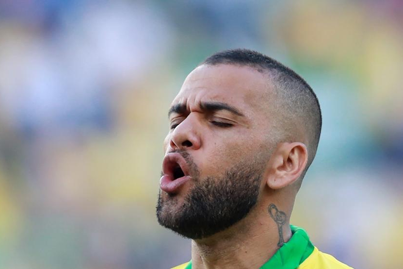 Dani Alves tìm việc