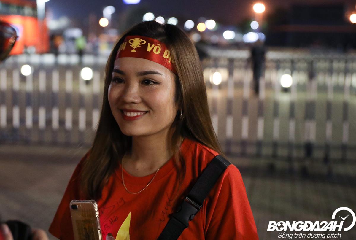 Ảnh: CĐV đến sân cổ vũ trận U23 Việt Nam vs U23 Jordan hình ảnh 5