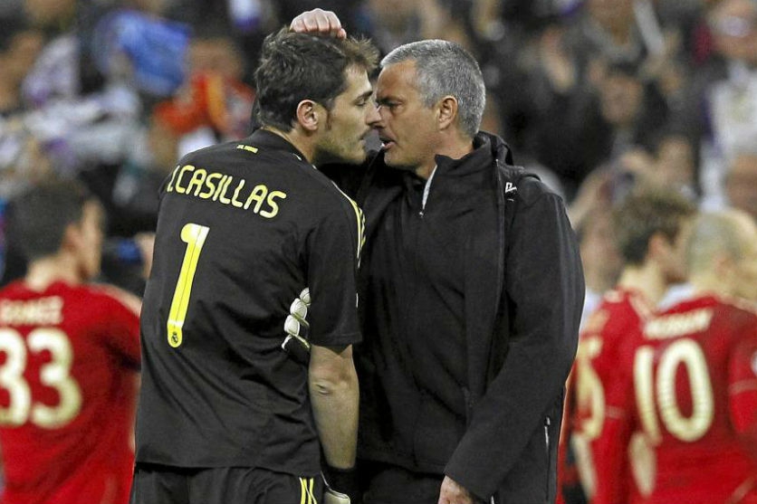 Iker Casillas thừa nhận được Jose Mourinho hỏi thăm hình ảnh