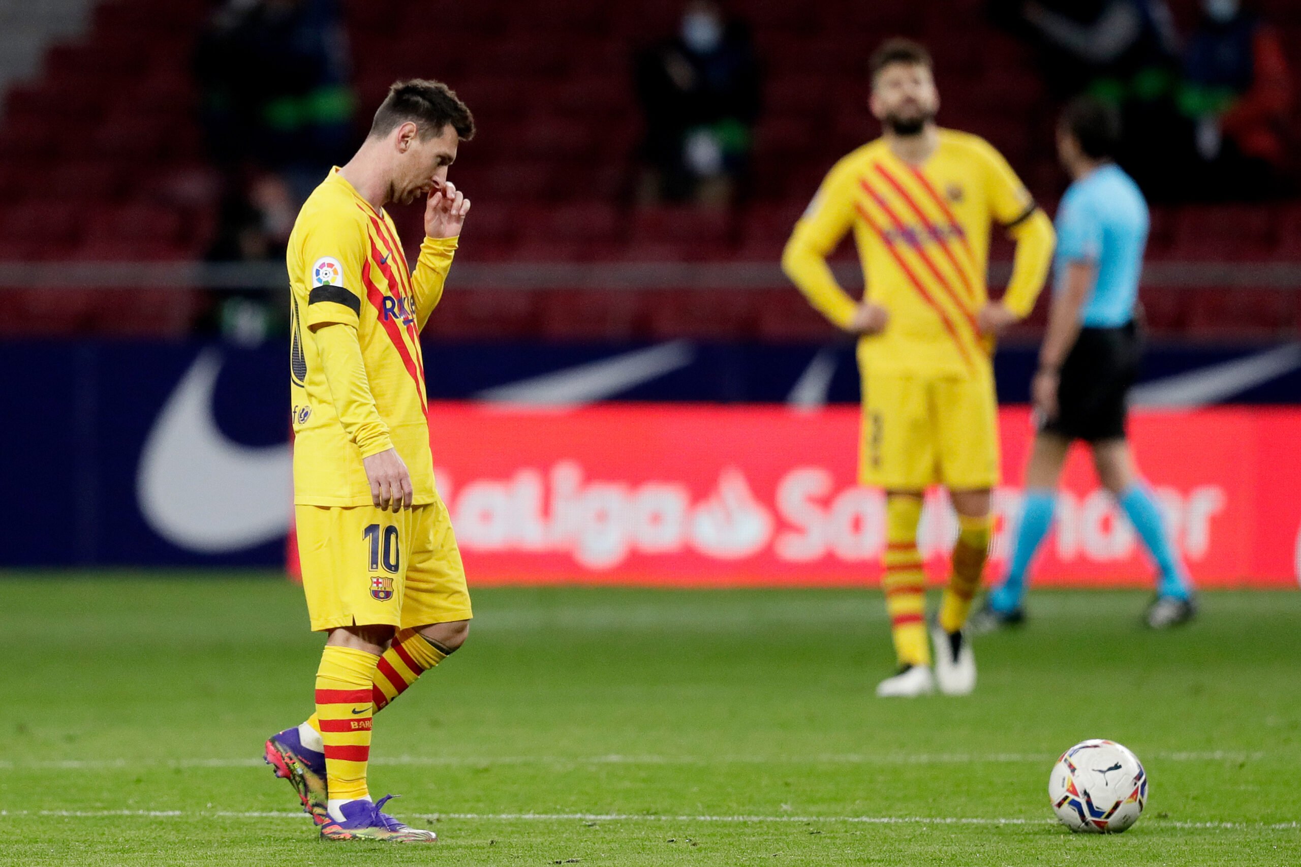 Lionel Messi sa sút và cơn nguy của Barcelona hình ảnh