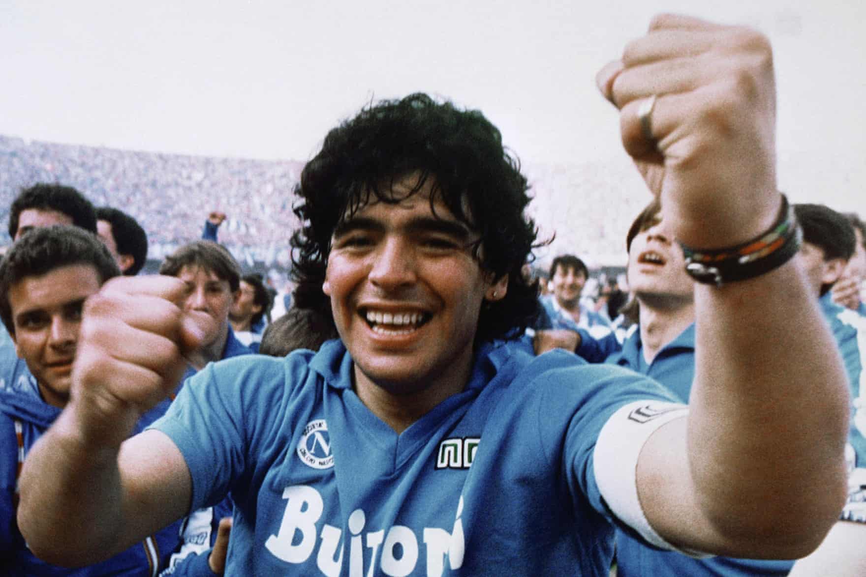 Napoli không còn từ ngữ diễn tả về sự ra đi của Diego Maradona hình ảnh