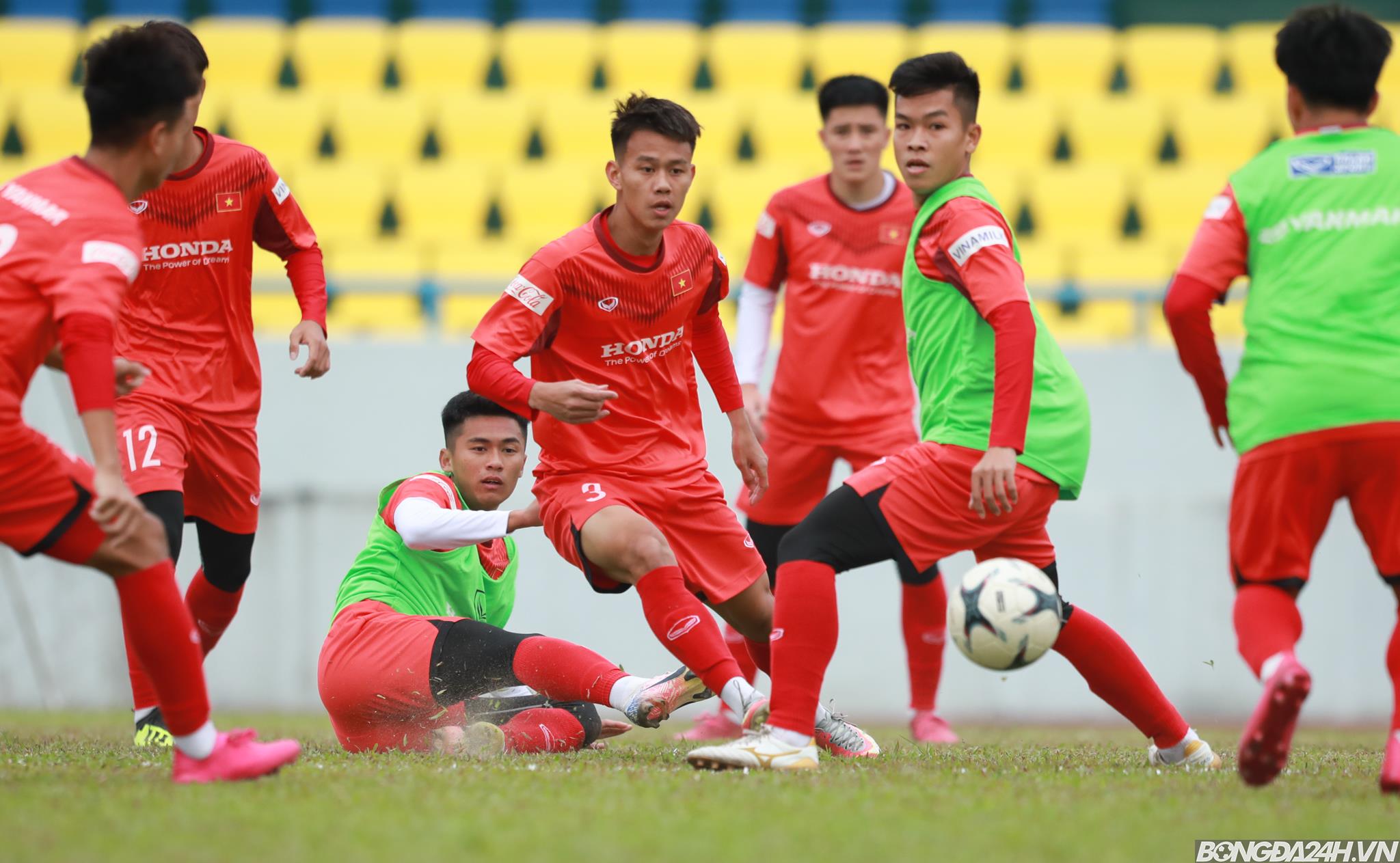 ẢNH U22 Việt Nam rèn kỹ tình huống cố định trước trận đấu với ĐT Việt Nam hình ảnh gốc 2