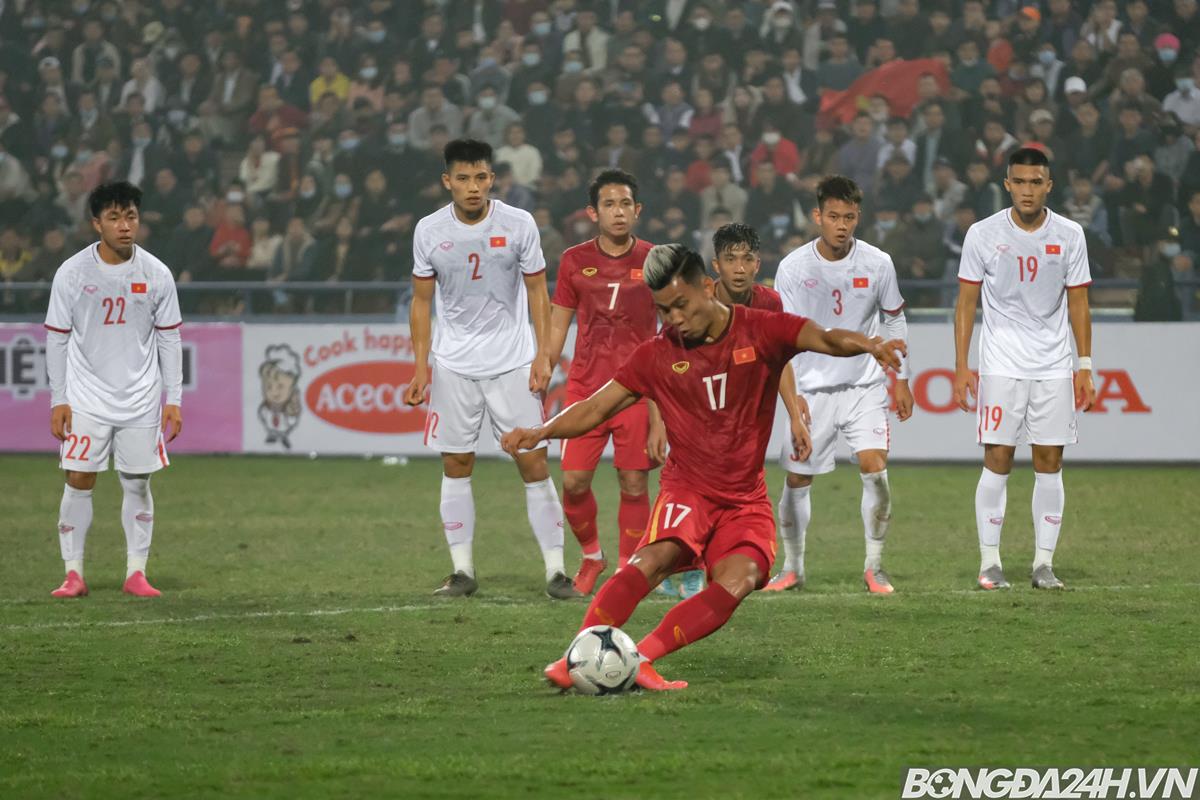 Quang Hải ăn mừng ngạo nghễ sau khi ghi bàn vào lưới U22 Việt Nam hình ảnh gốc 2