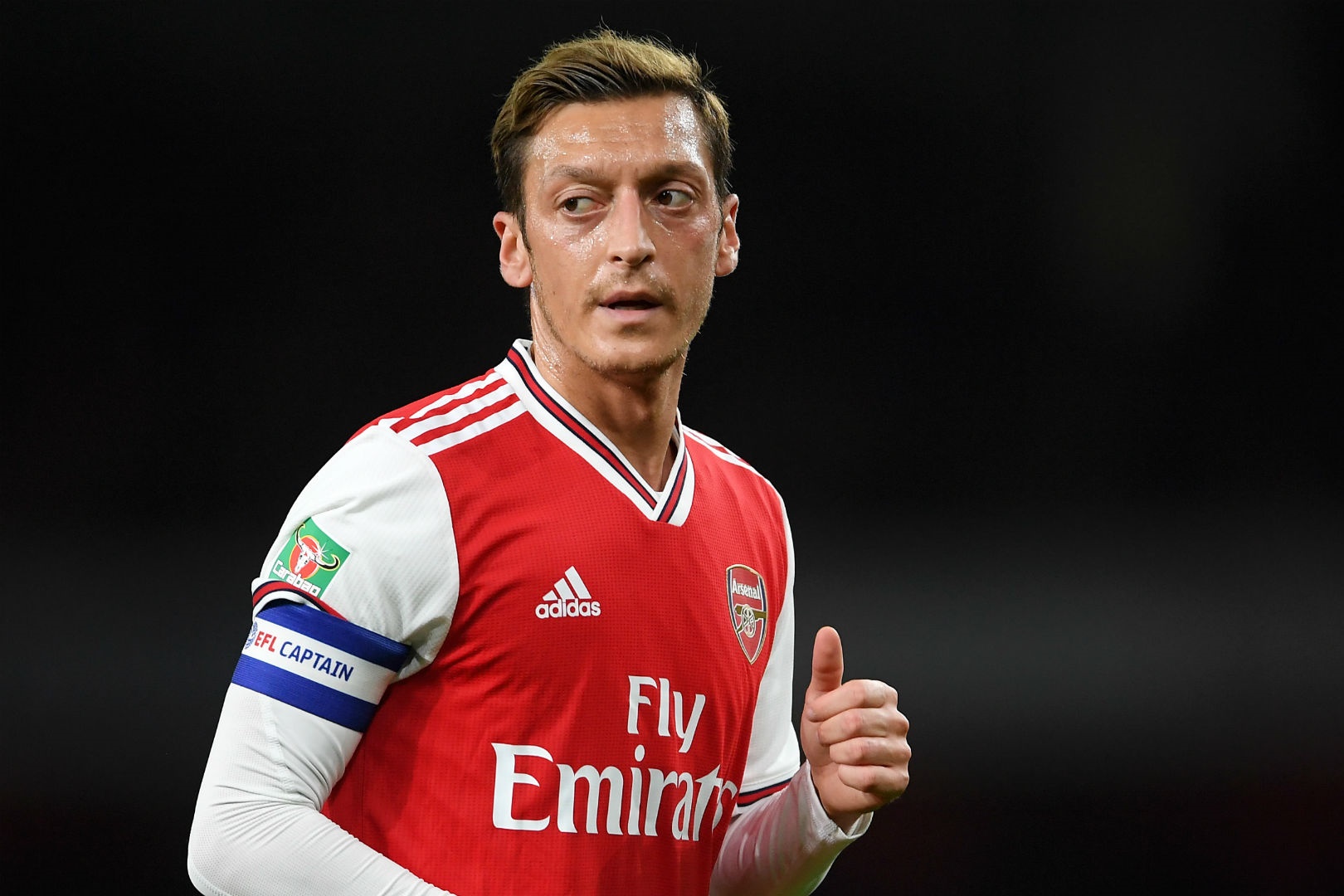 Mesut Ozil: Tu vua kien tao thanh chan dieu phoi bong cua Arsenal1