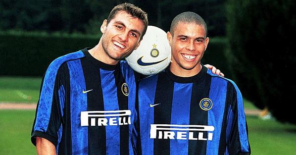 Christian Vieri khi còn chơi bóng bên cạnh Rô béo ở Inter Milan Christian Vieri khi con choi bong ben canh Ro beo o Inter Milan