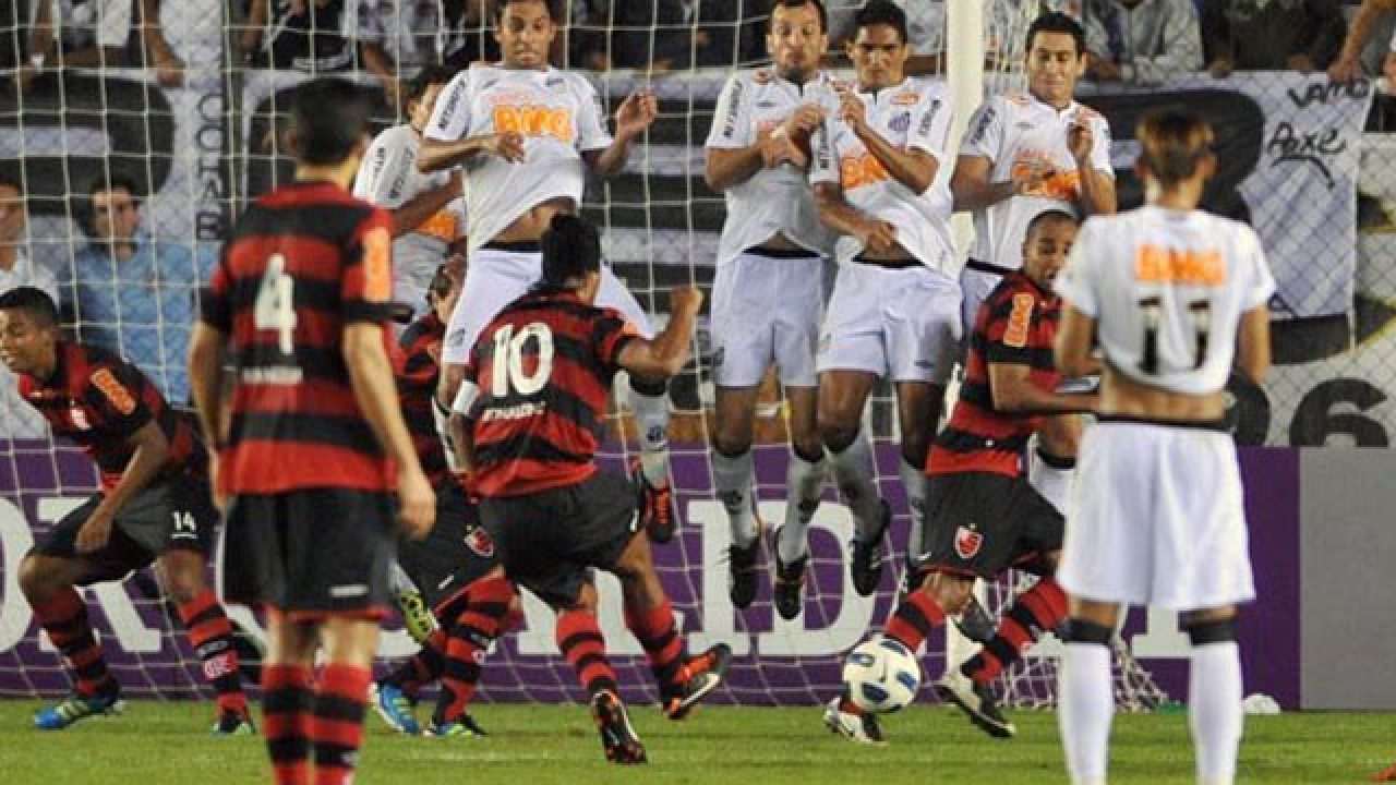 3Santos 4-5 Flamengo: Tran chien giua cau hoc viec Neymar va than tuong Ronaldinho1