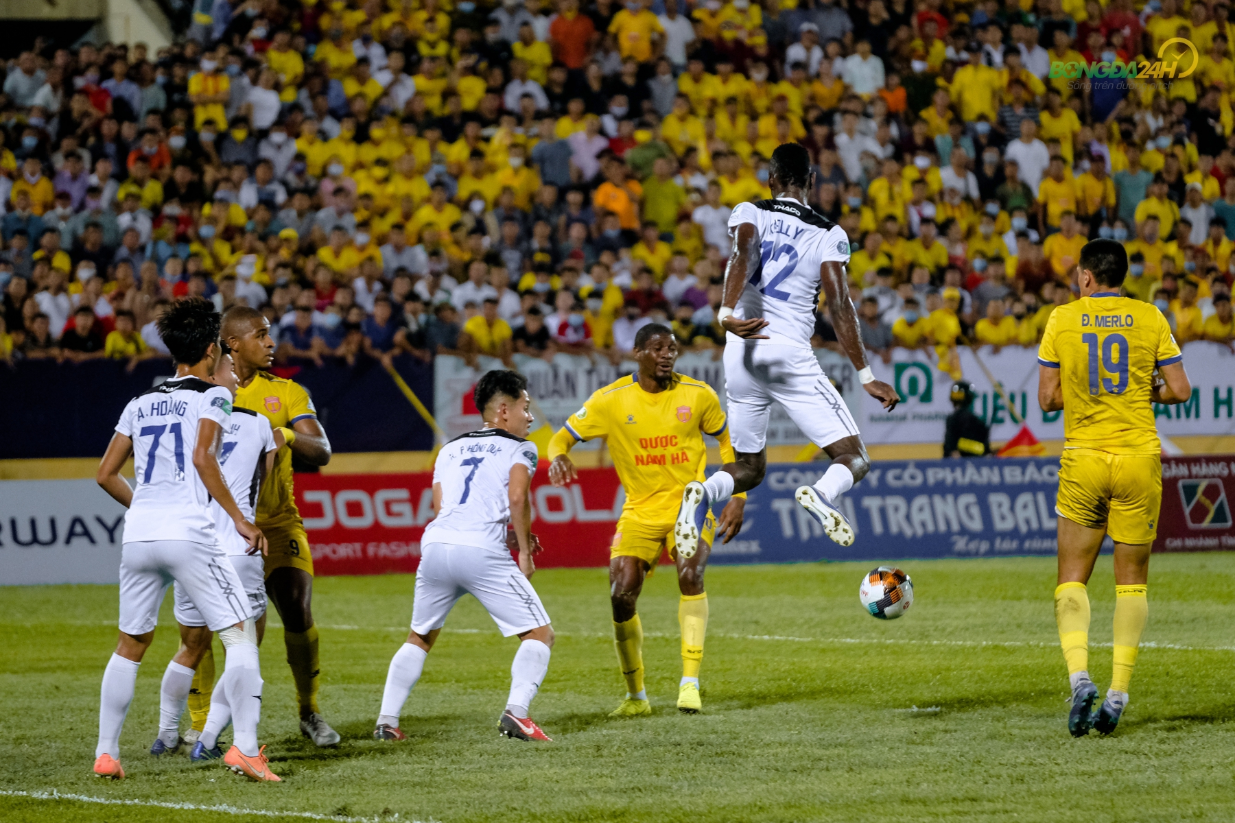 CLB Nam Định cân nhắc đón khán giả ở trận gặp HAGL hình ảnh CLB Nam Định cân nhắc đón khán giả ở trận gặp HAGL hình ảnh