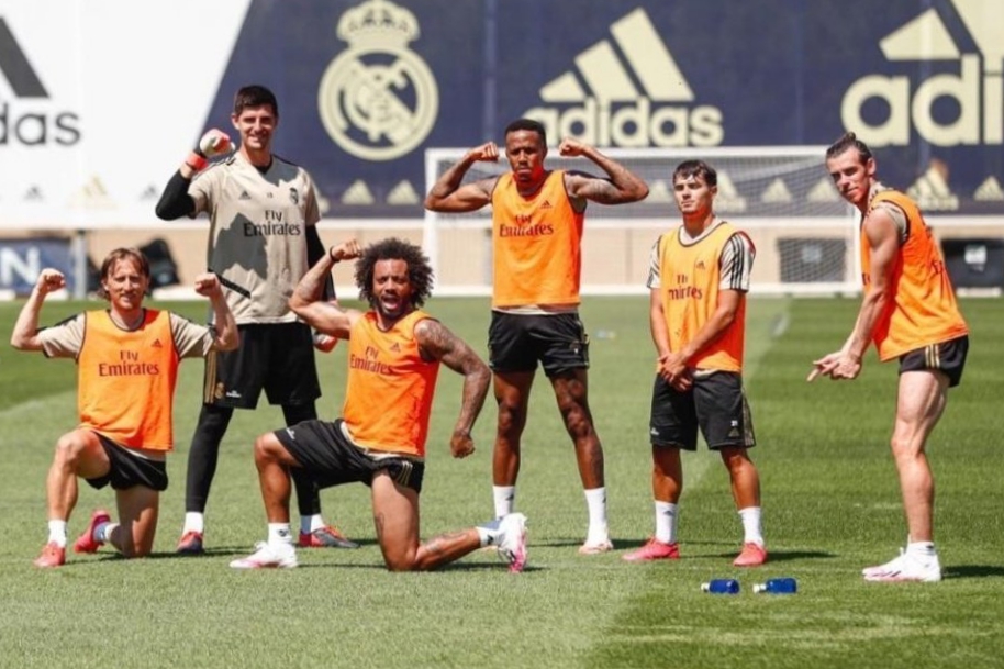 Gareth Bale lại làm trò trong buổi tập của Real Madrid hình ảnh