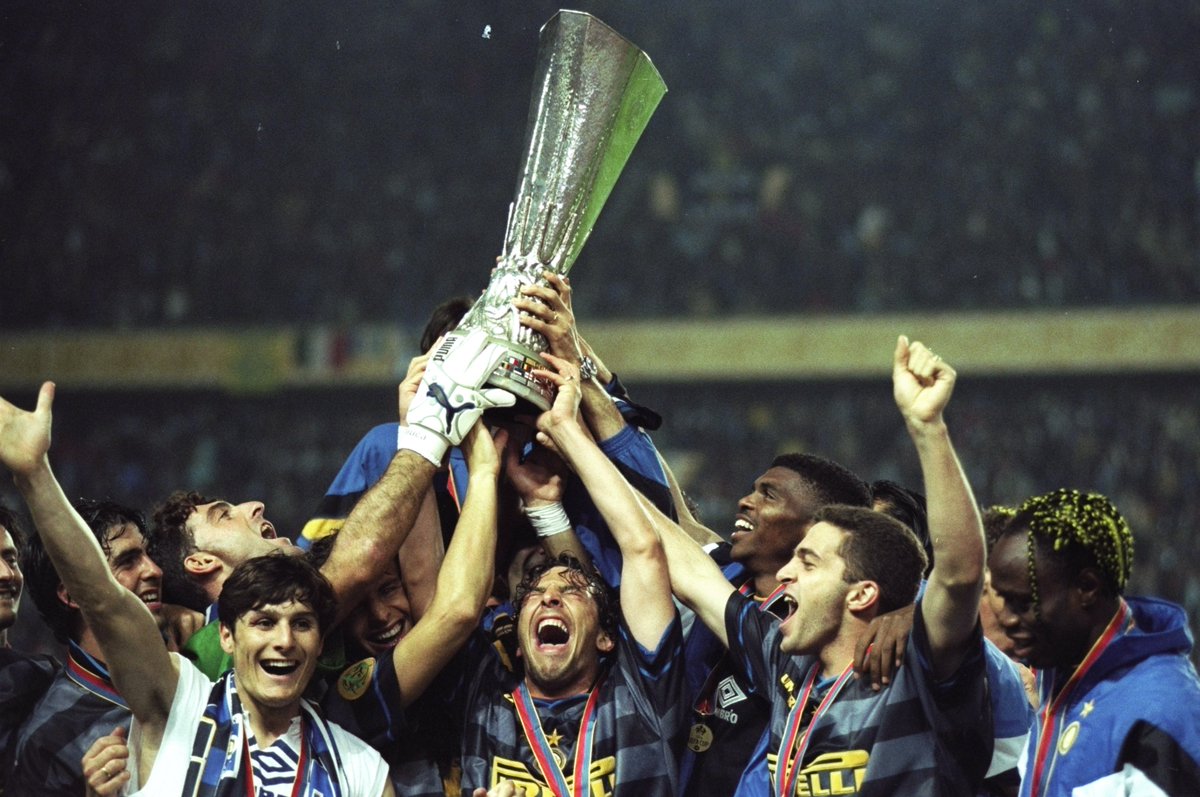 Chung kết UEFA Cup 1998 - Inter Milan vs Lazio Cuộc chiến vì danh dự và màn trình diễn rực sáng của Ronaldo hình ảnh gốc 2