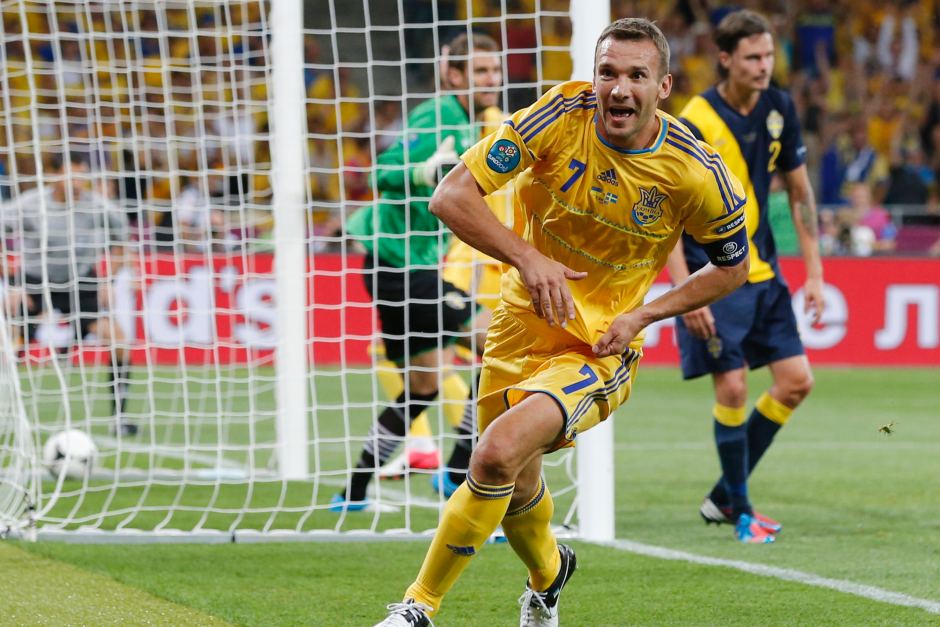 Ukraina 2-1 Thụy Điển Euro 2012  Đẳng cấp của Sheva hình ảnh