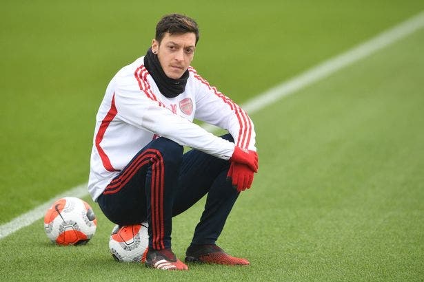 Thực hư chuyện Mesut Ozil bị Adidas huỷ hợp đồng vì sống lỗi hình ảnh