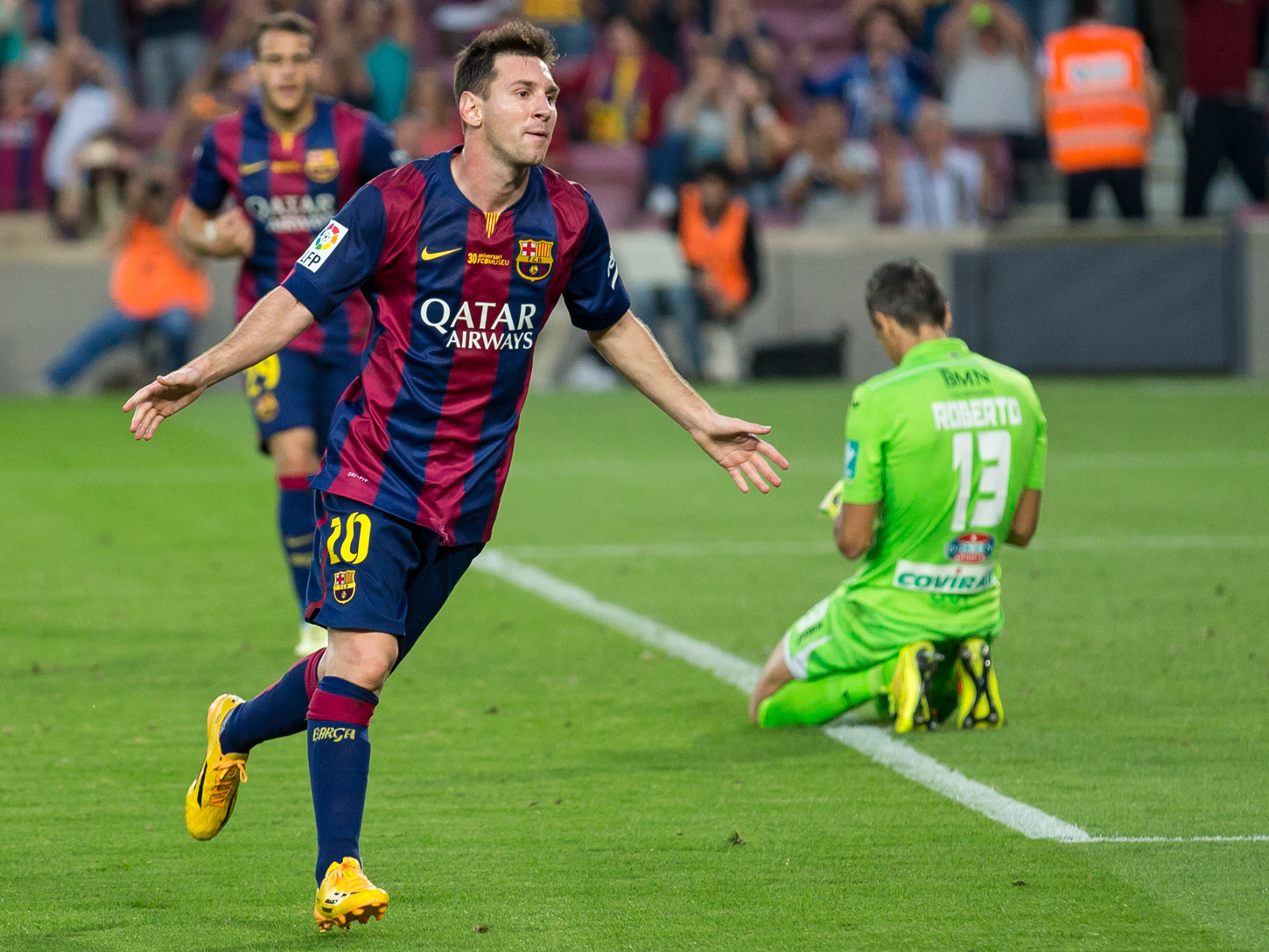 Messi is happy after the first two years before Granada in September 2014
