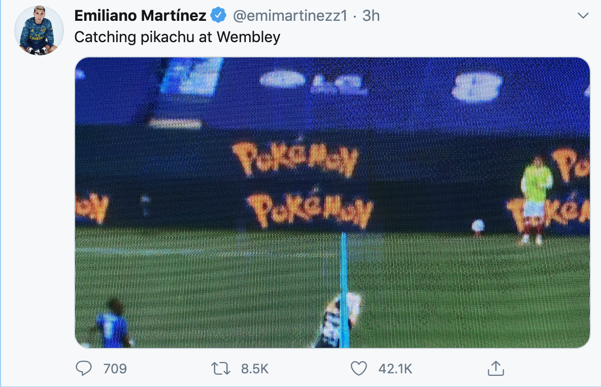 Emiliano Martinez xát muối vào nỗi đau của fan Chelsea hình ảnh