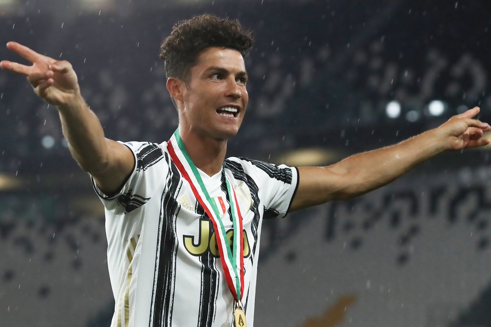 Lộ dấu hiệu Cristiano Ronaldo tiếp tục ở lại Juventus mùa sau hình ảnh