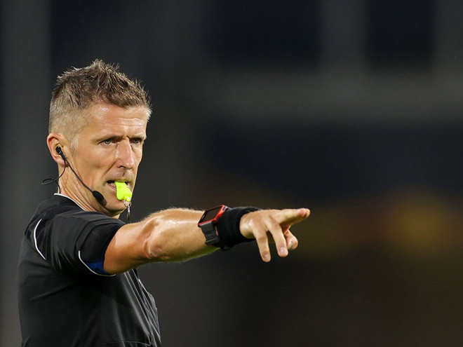 Trọng tài nhiều tuổi nhất World Cup 2022 bắt chính trận mở màn giữa Qatar và Ecuador 1