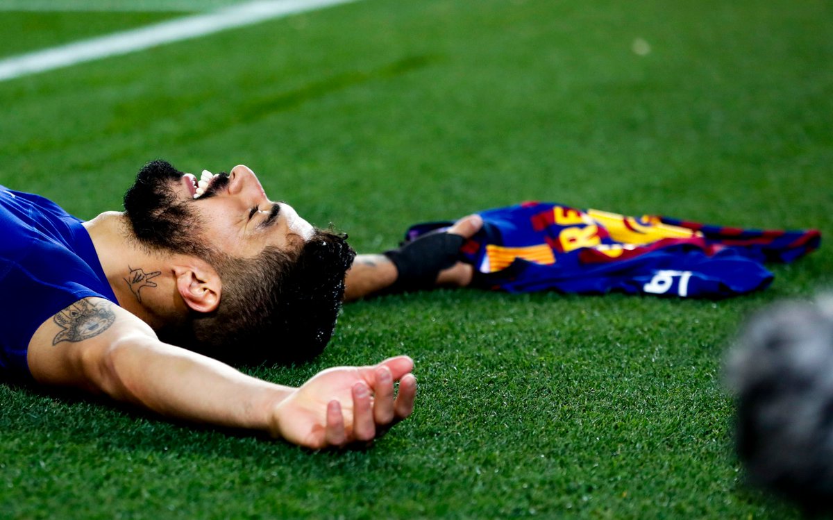 Luis Suarez Tạm biệt huyền thoại Barcelona hình ảnh