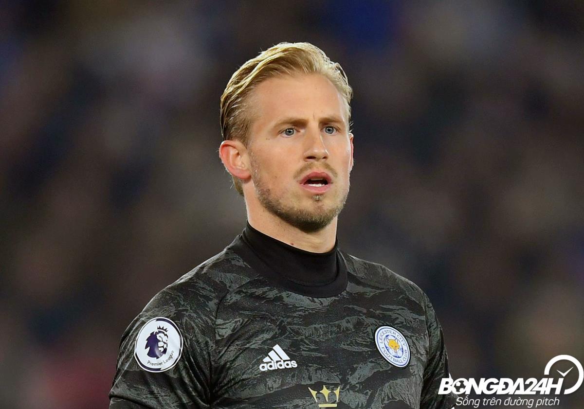 Livre no mercado, Kasper Schmeichel é oficializado no Anderlecht