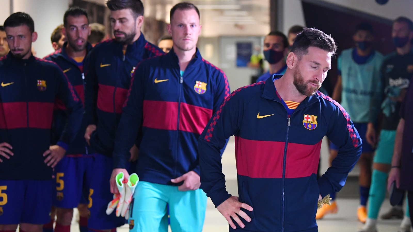 Và Lionel Messi vẫn ở lại Barcelona hình ảnh