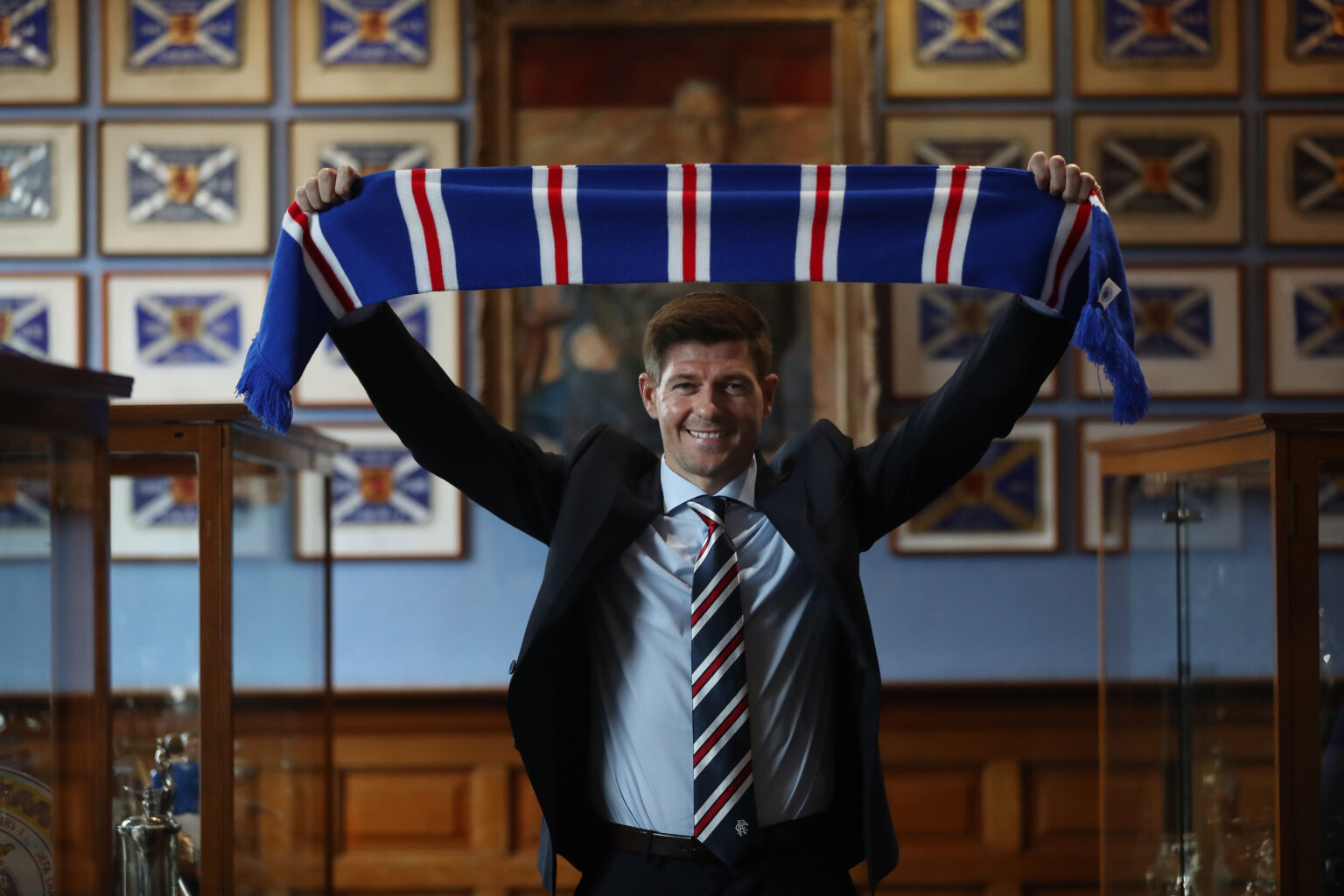 Steven Gerrard VĐQG ở Rangers sẽ chữa lành vết thương hình ảnh