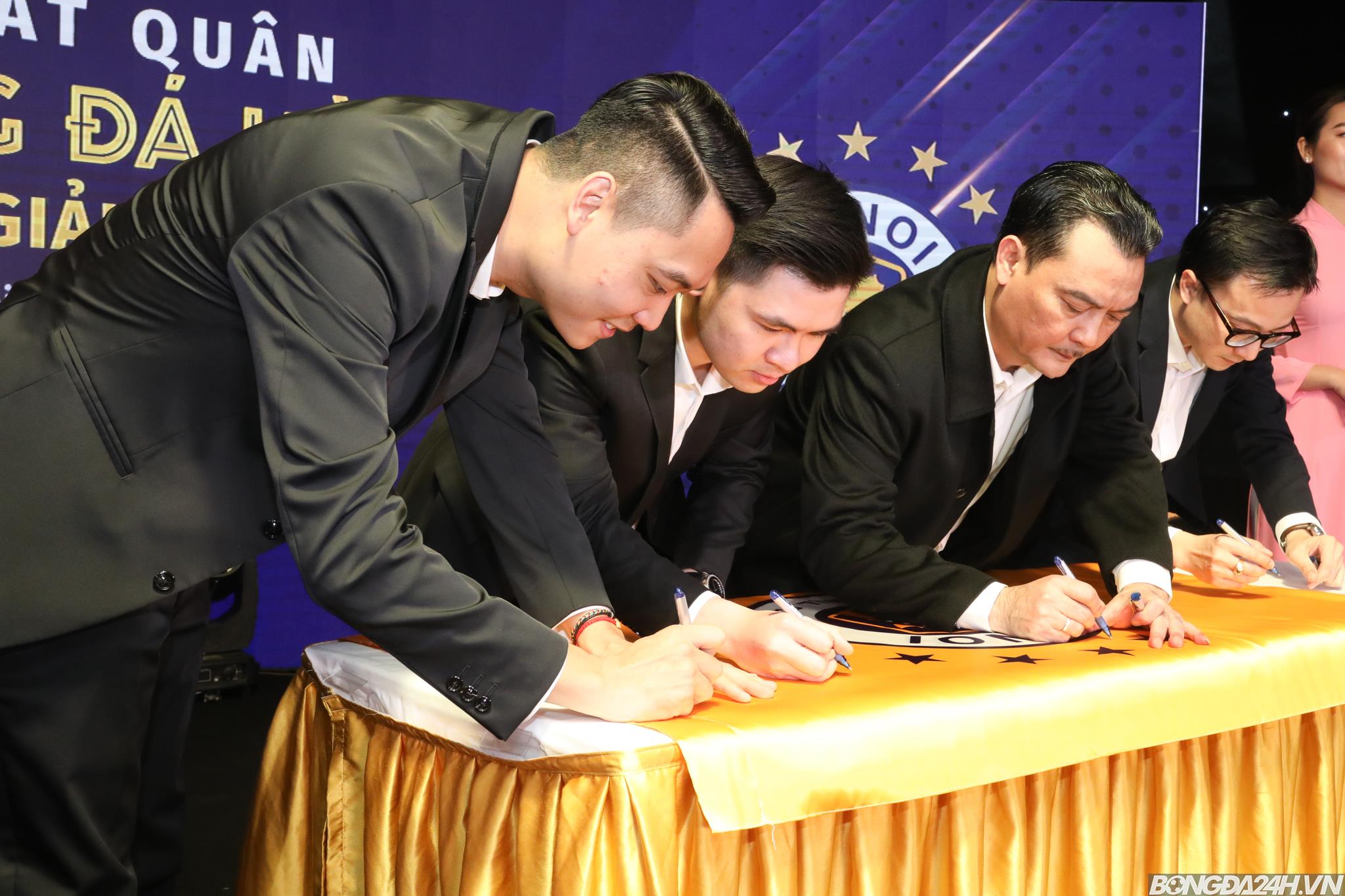 Hà Nội FC chọn hổ làm linh vật trước trận Siêu cúp quốc gia 2020 hình ảnh