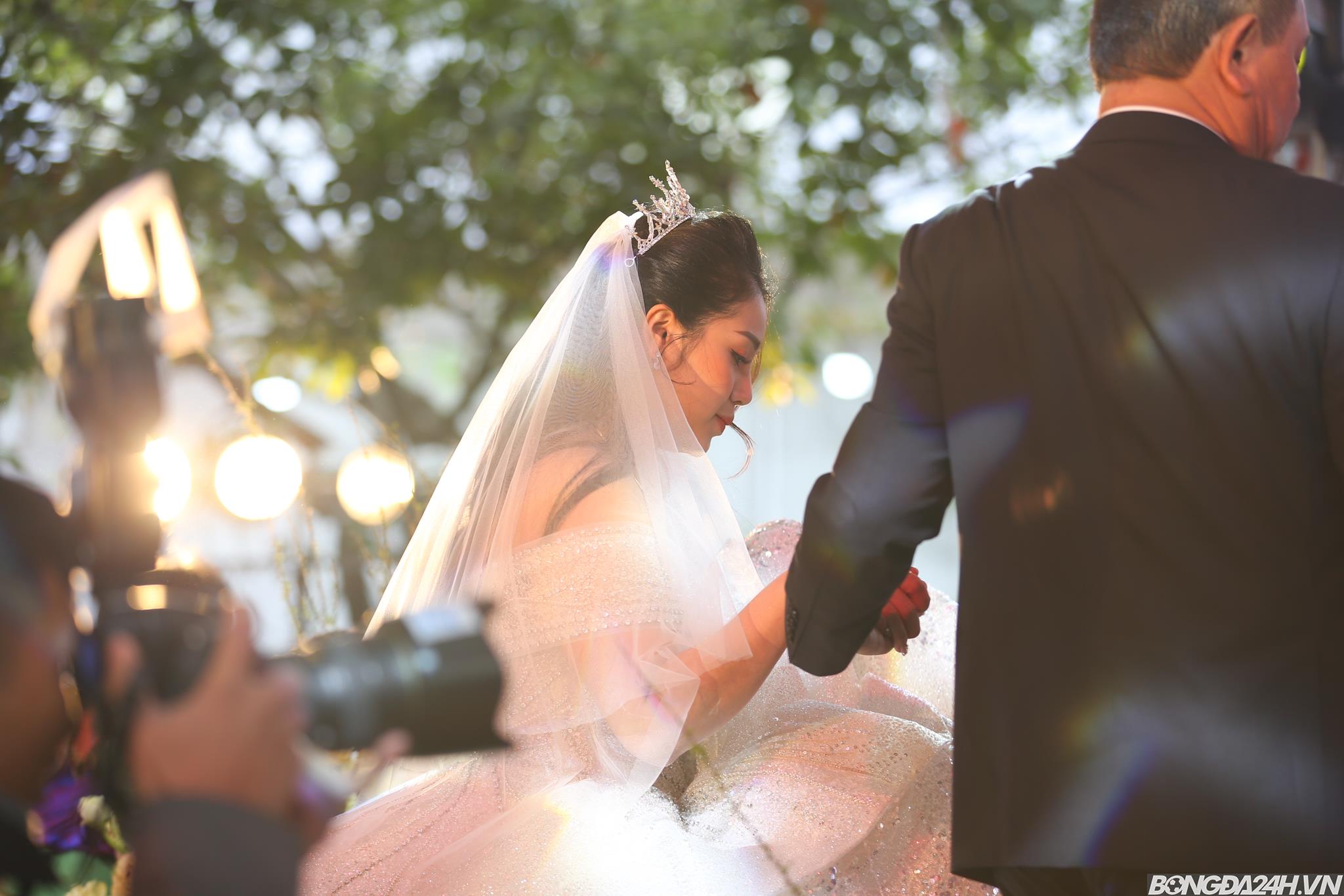 đám cưới bùi tiến dũng