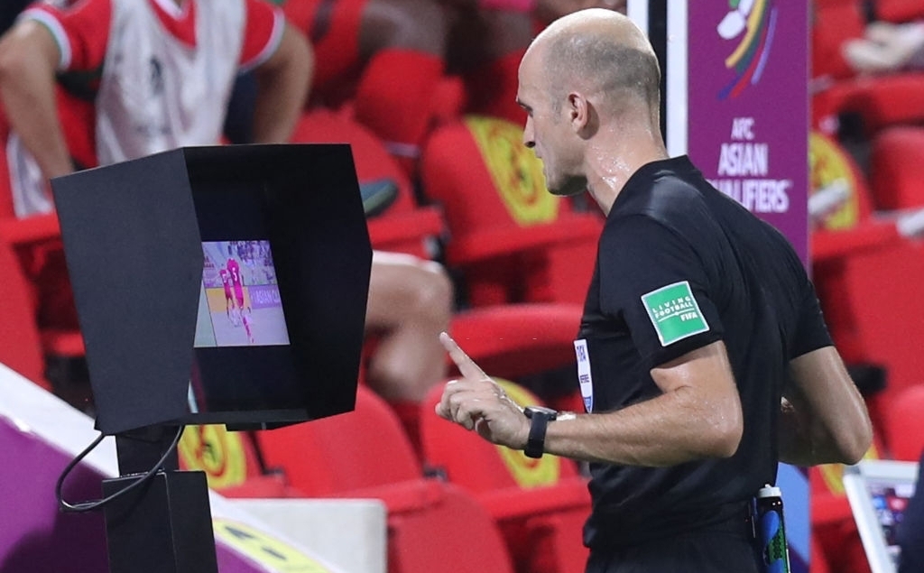 Những động tác “thừa” hãy cẩn thận, ASEAN Cup 2024 có VAR! 1