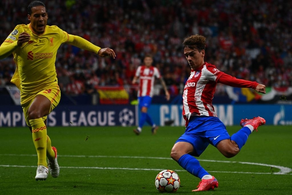 Phòng thủ hay không: câu hỏi gây đau đầu các ông lớn Premier League