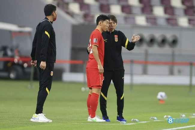 HLV Li Tie ĐT Trung Quốc. Ảnh: Sina.