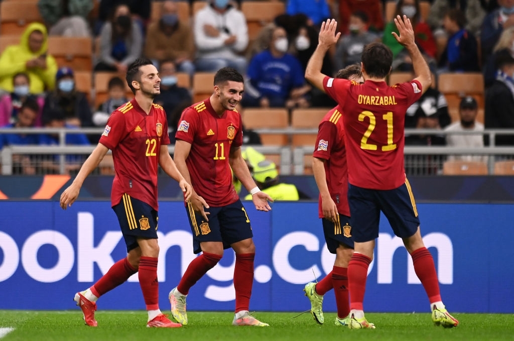 Lại là Ferran Torres nâng tỷ số lên 2-0