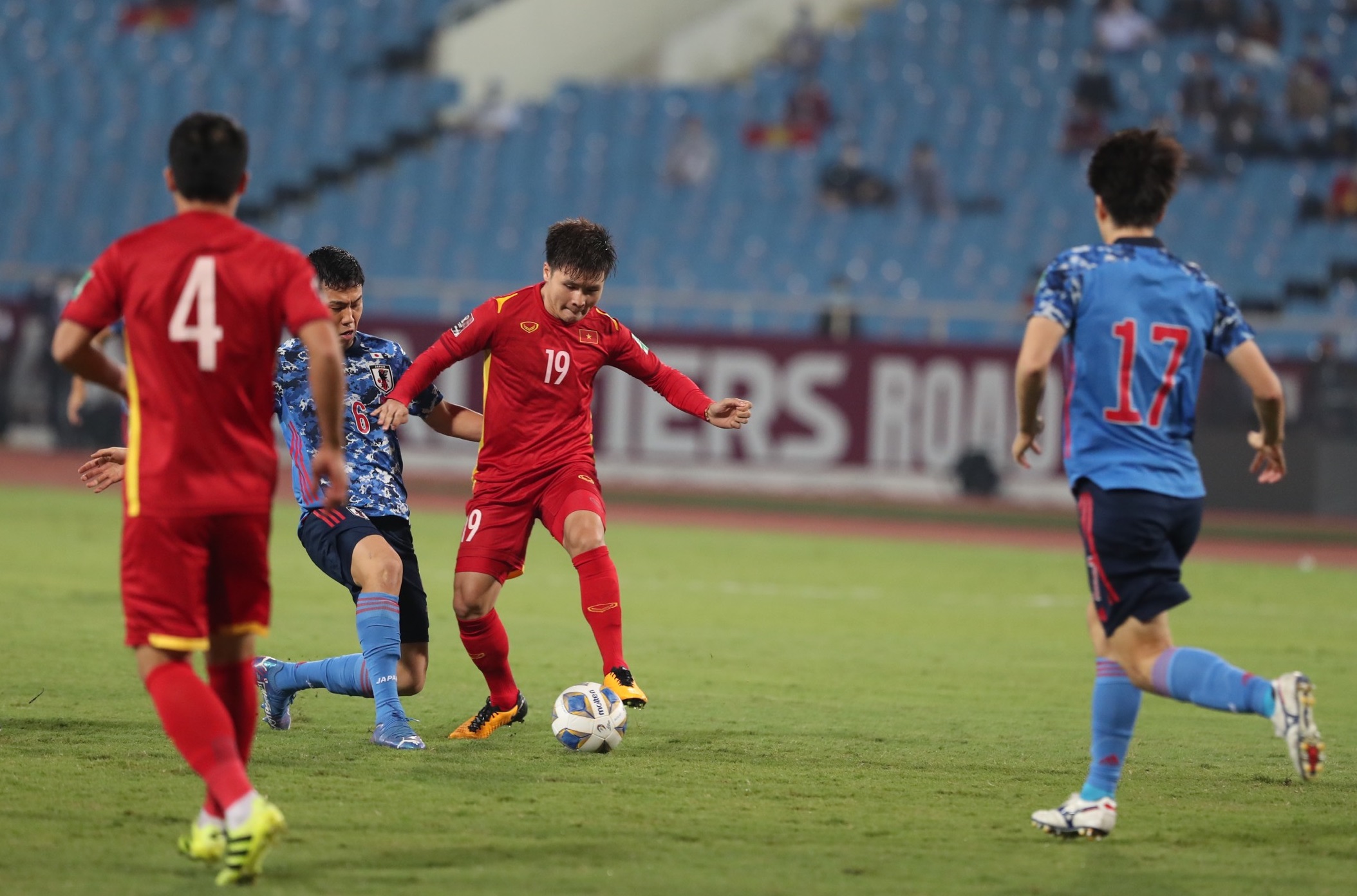 Quang Hai Viet Nam vs Nhat Ban