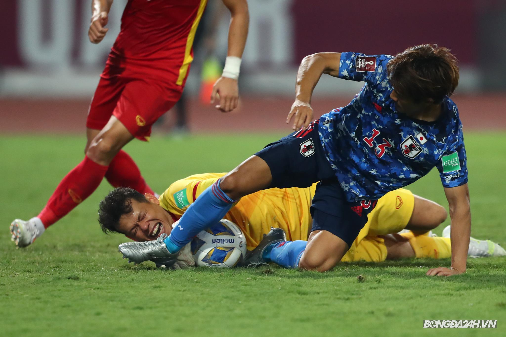 Bùi Tấn Trường ĐT Việt Nam vs Nhật Bản