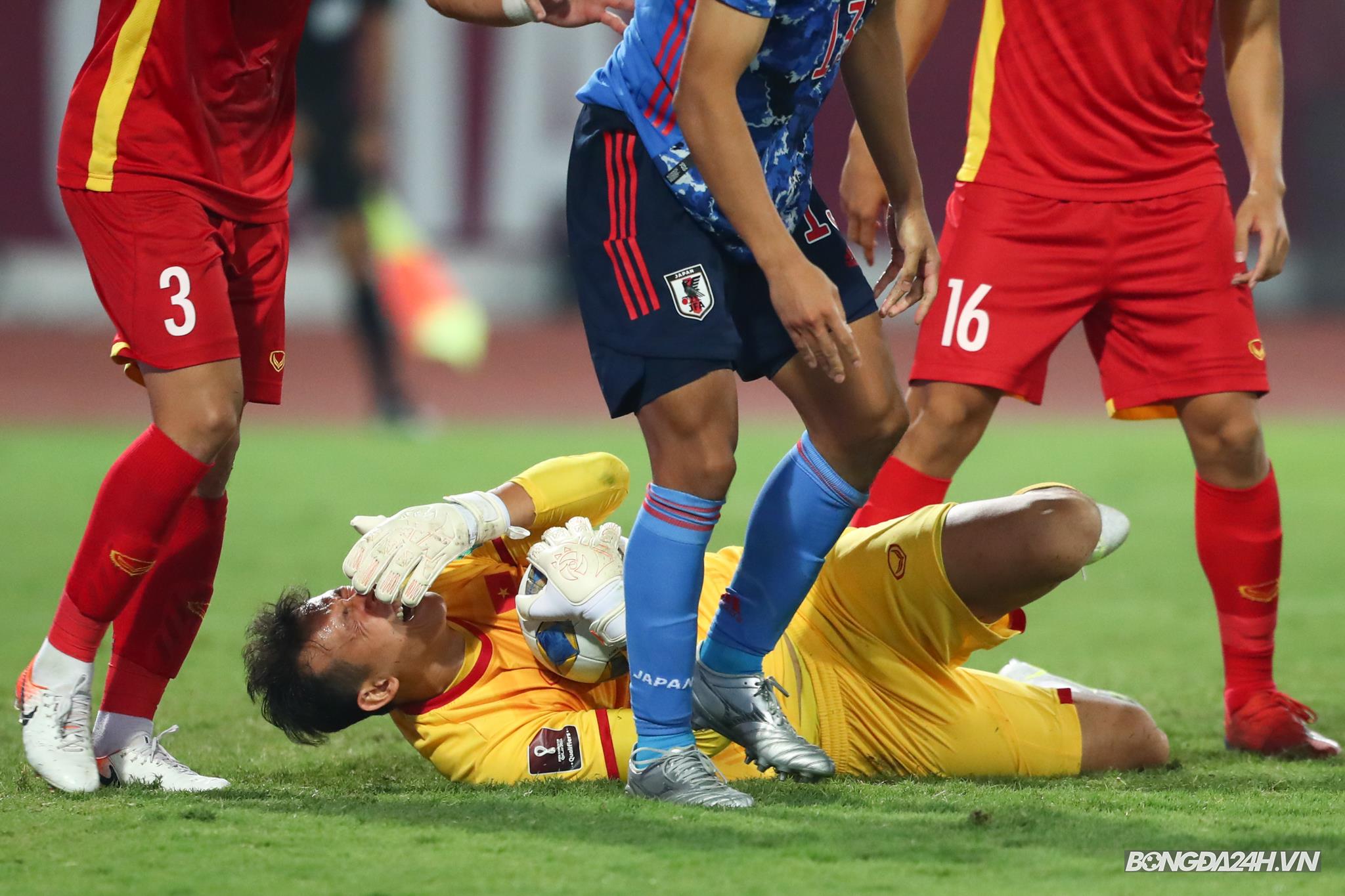 Bùi Tấn Trường ĐT Việt Nam vs Nhật Bản