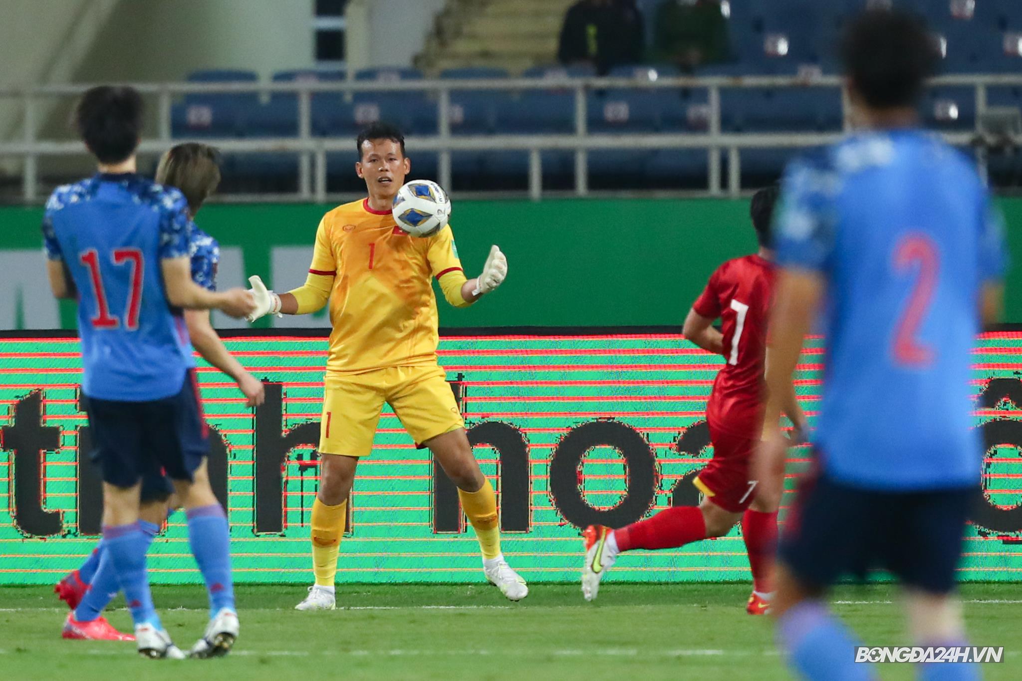 Bùi Tấn Trường ĐT Việt Nam vs Nhật Bản