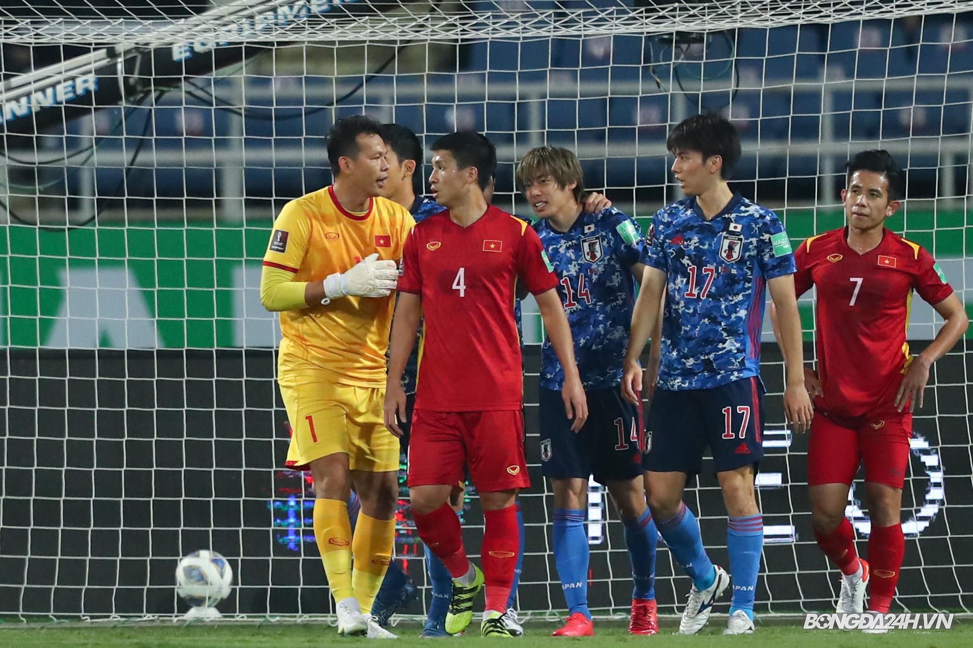 Bùi Tấn Trường ĐT Việt Nam vs Nhật Bản