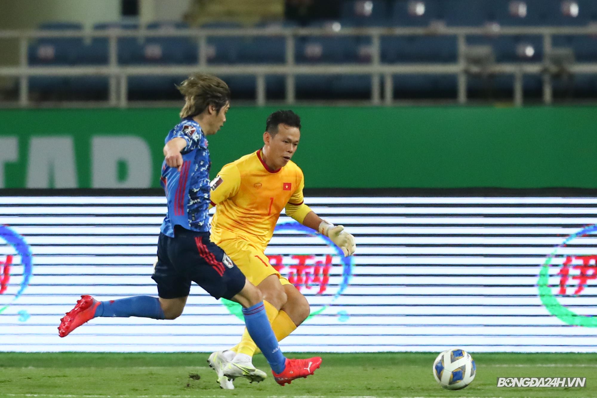 Bùi Tấn Trường ĐT Việt Nam vs Nhật Bản