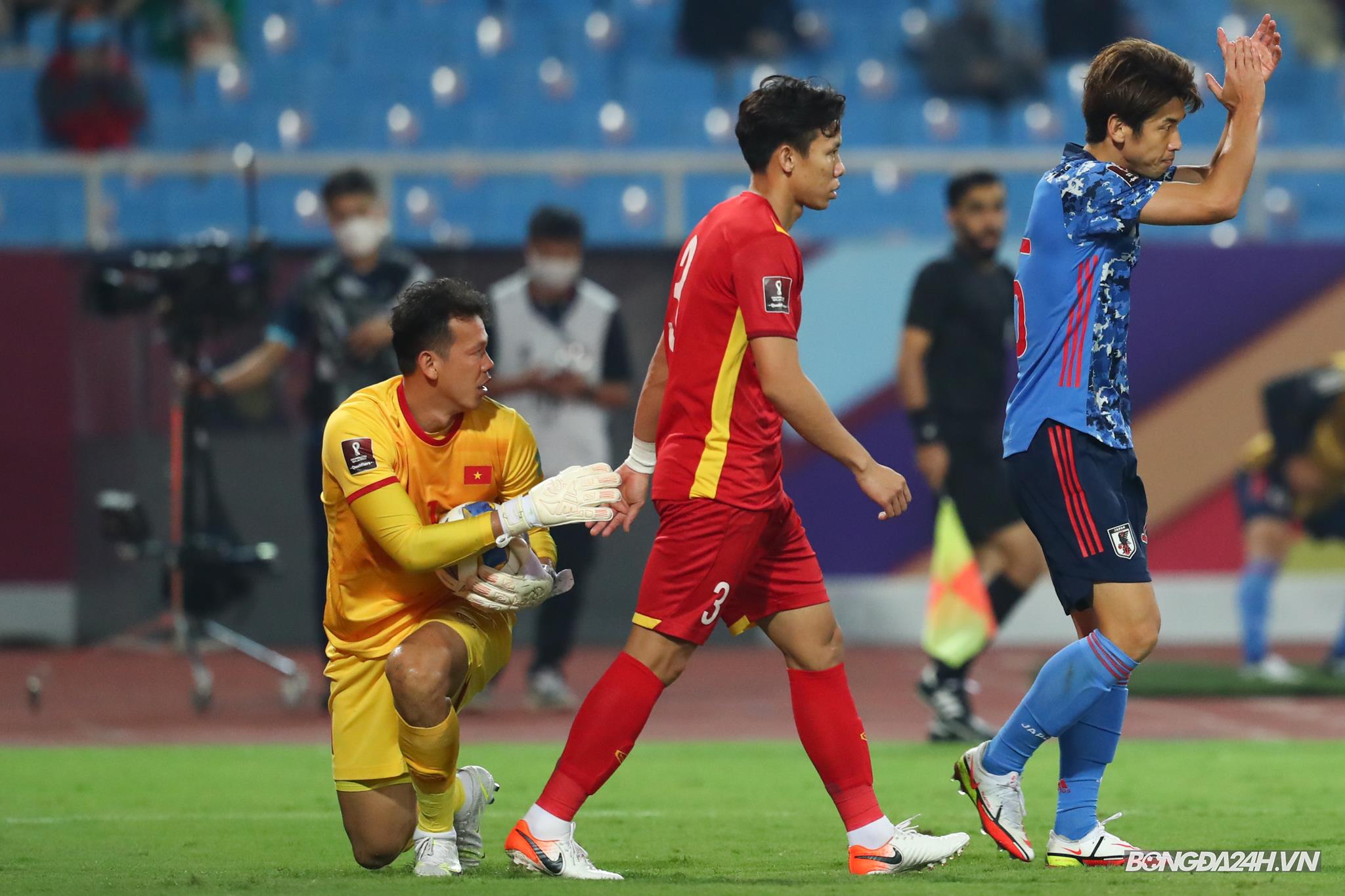 Bùi Tấn Trường ĐT Việt Nam vs Nhật Bản