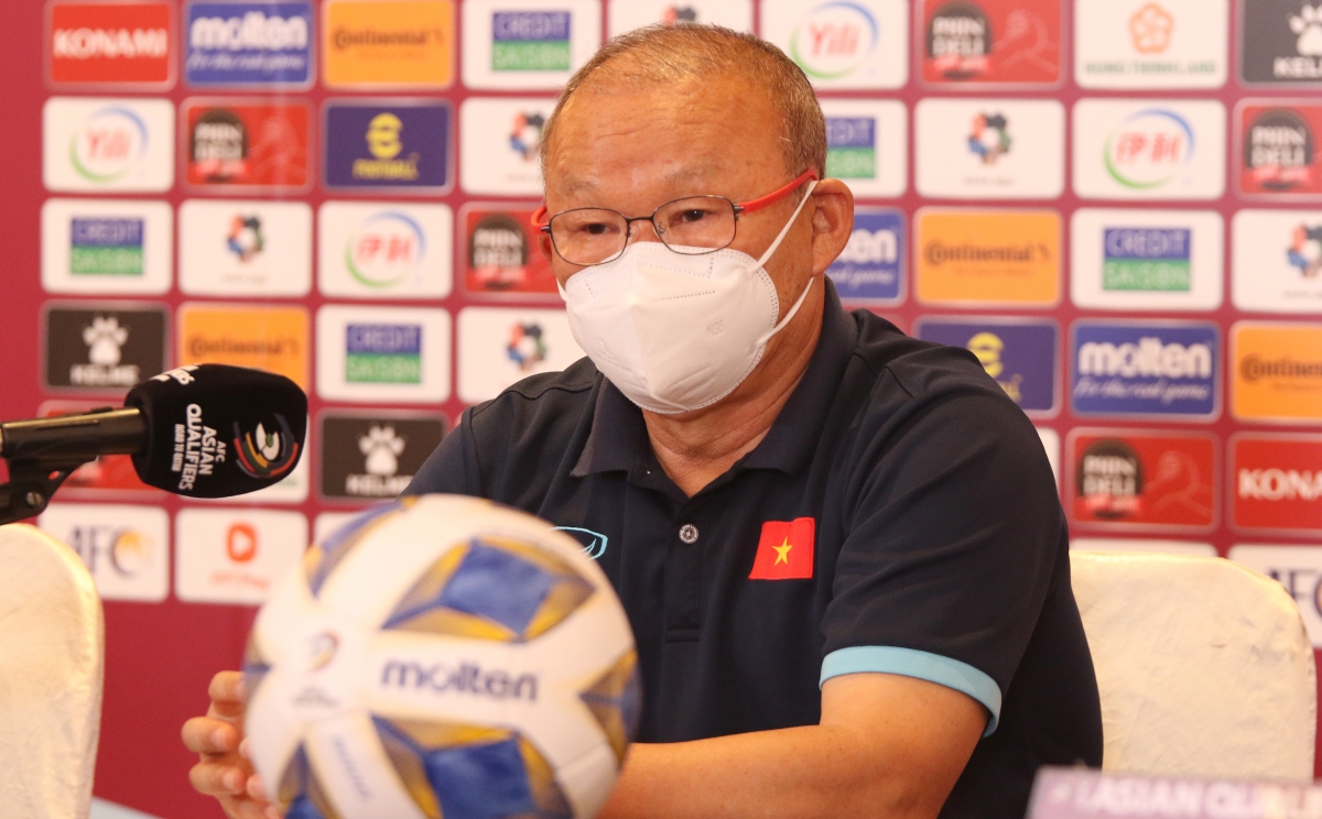 HLV Park trả lời họp báo trước trận gặp Saudi 15/11