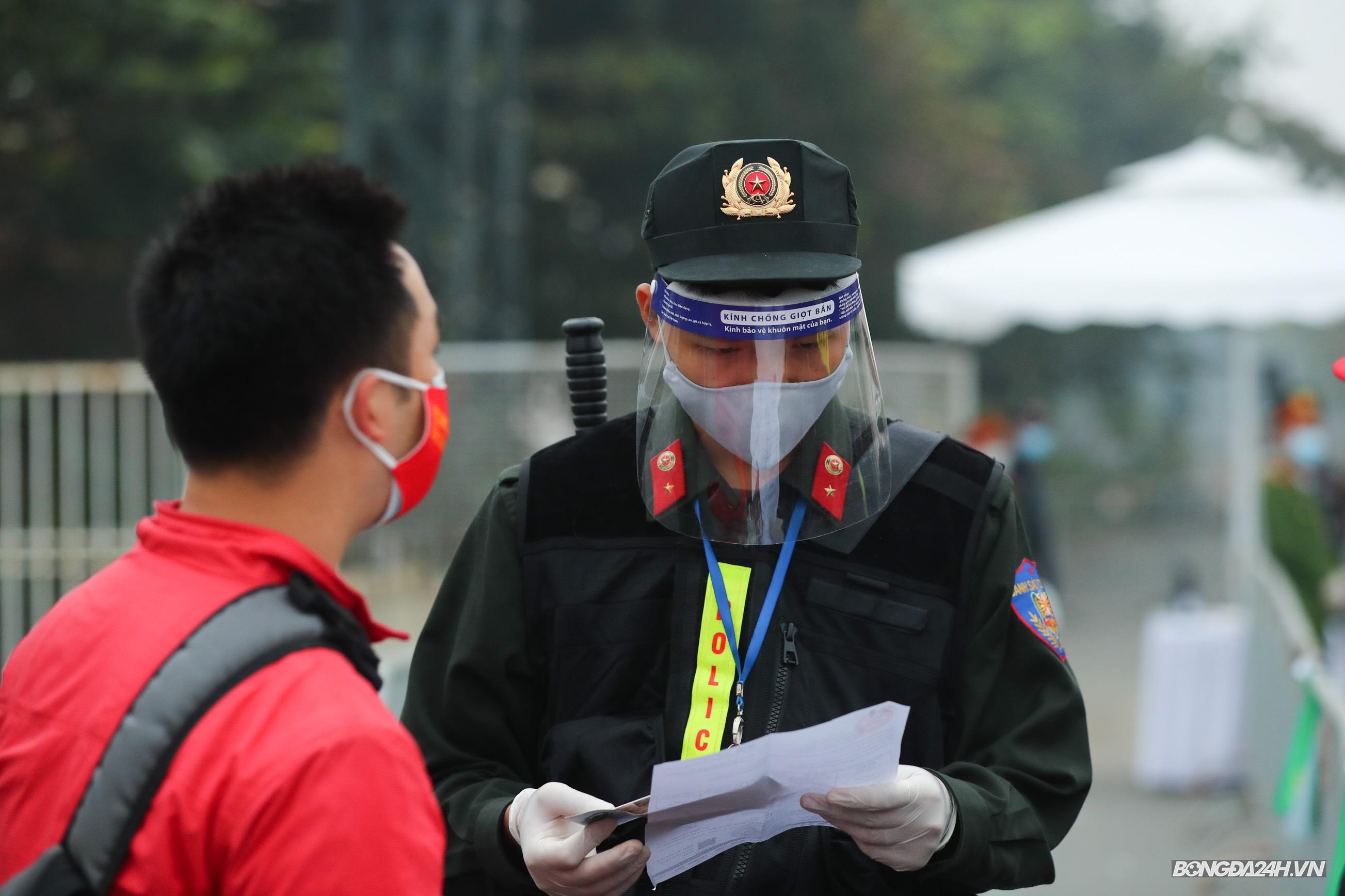 Yêu cầu với khán giả vào xem trận Việt Nam - Trung Quốc hình ảnh Yêu cầu với khán giả vào xem trận Việt Nam - Trung Quốc hình ảnh