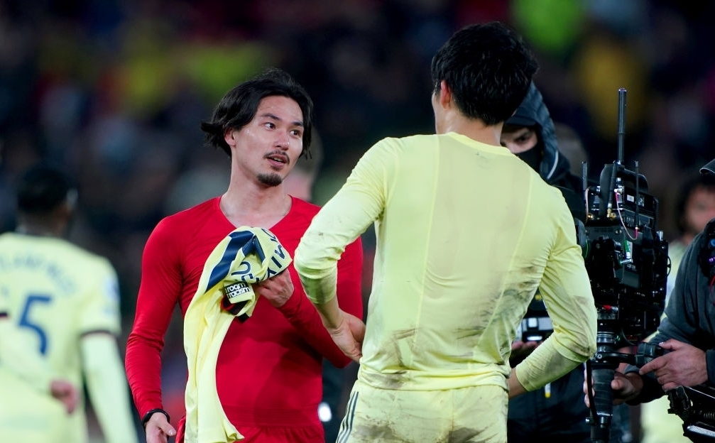 Tomiyasu và Minamino đụng nhau tại Premier League 21/11