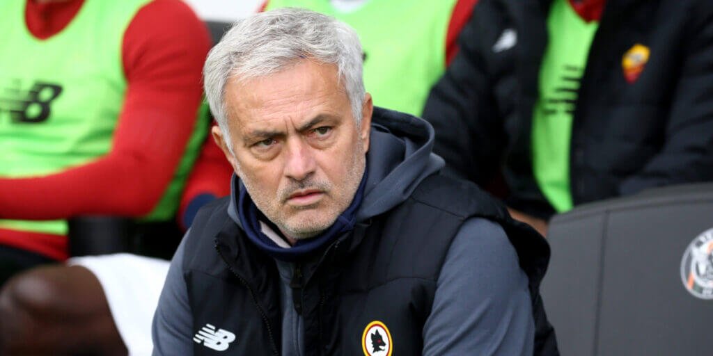 Trọng tài và chiều sâu không phải là vấn đề chính của Mourinho ở AS Roma
