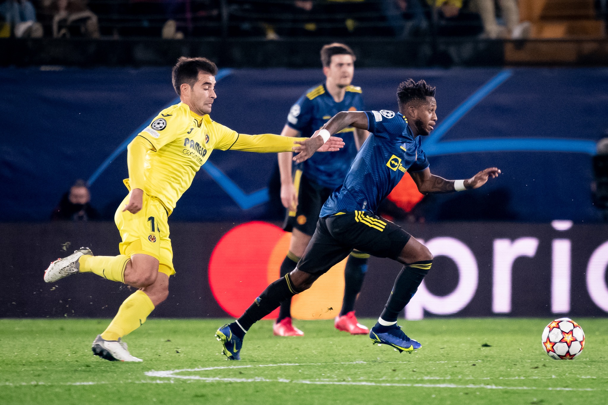 Villarreal 0-2 Man United: lời đáp trả nhẹ nhàng của Michael Carrick