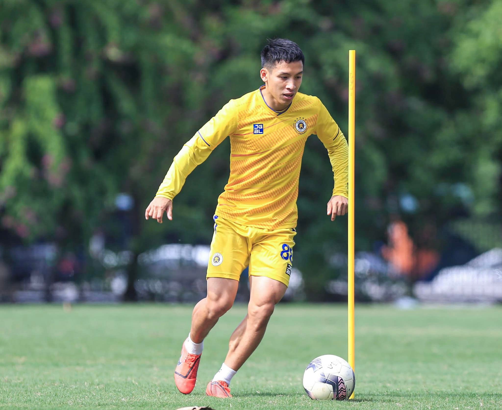 Hùng Dũng miệt mài tập luyện tại CLB Hà Nội