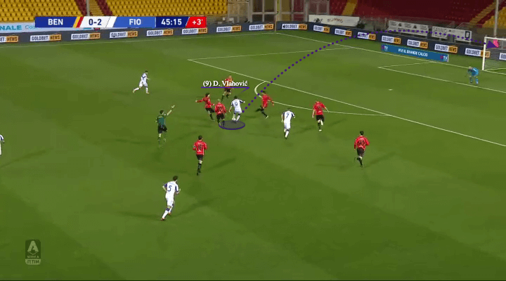 Vì sao Dusan Vlahovic đang được các ông lớn theo đuổi?