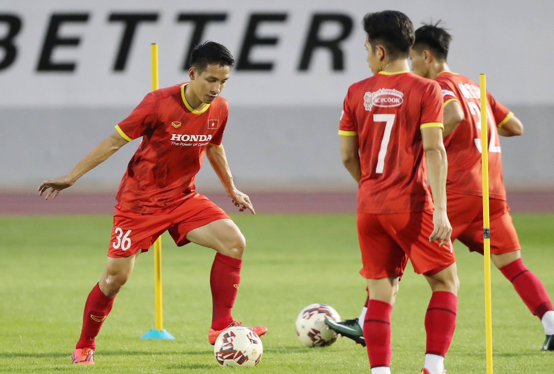 HLV Park Hang Seo loại 5 tuyển thủ trước ngày sang Singapore dự AFF Cup việt nam vs singapore aff cup 2020